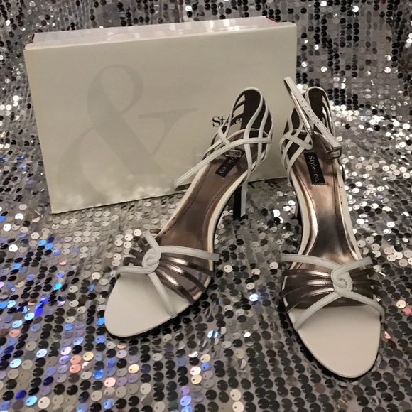 Vintage Style&Co Heels