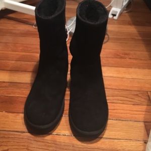 NEVER WORN BLACK ZIP UP UGG BOOTS!