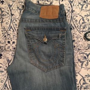 TRUE RELIGION JEANS