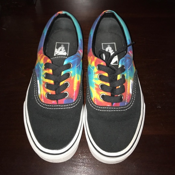 VANS!! Womens Size 5.5 like new!!