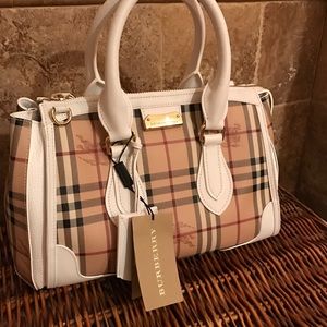 Burberry handbag Brand New with tag