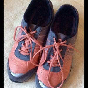 Vionic orthaheel Peach/grey mesh lace sneaker 9.5