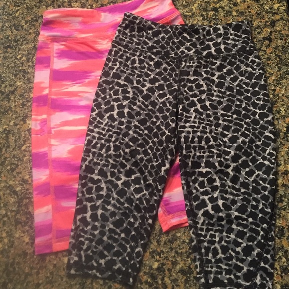 2 girls knee length exercise pants