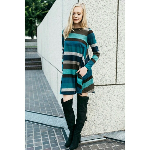 Cool Tone Shift Dress - Picture 3 of 3