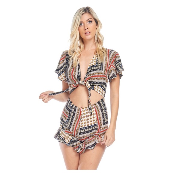LAST 1️⃣ Anastasia Cut Out Romper - Picture 2 of 5
