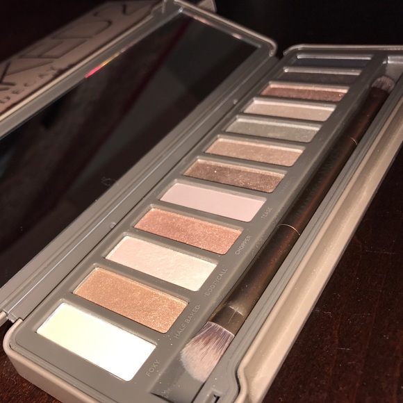 Naked2 by Urban Decay! only used three times!