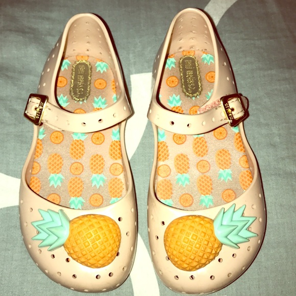 Mini Melissa Pineapples🍍toddler size 9
