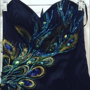 Stunning Peacock mini dress! 💋👑