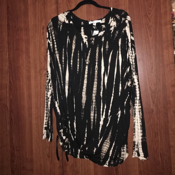 Casual top - Picture 1 of 2