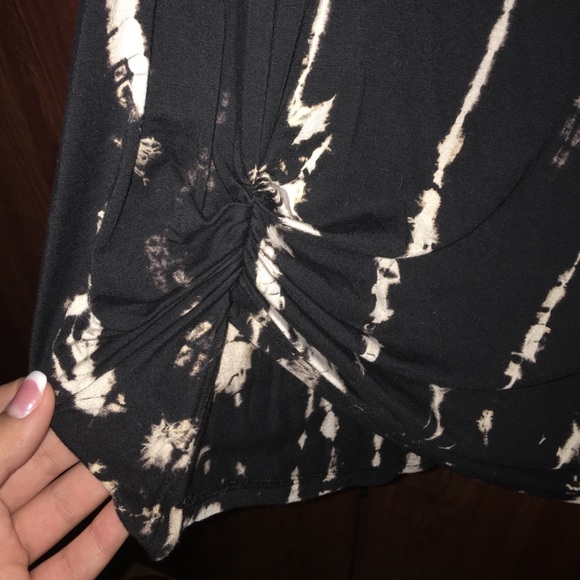 Casual top - Picture 2 of 2