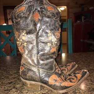 Corral Boots! Vintage look!