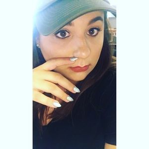 Meet your Posher, Courtney