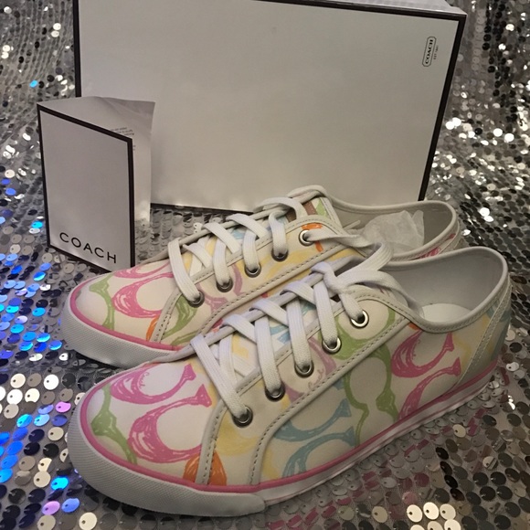 Coach Shoes - 🌸Coach Sneankers👙