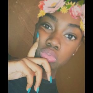Meet your Posher, Enaya