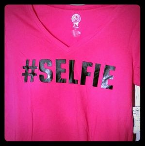 Brand New #selfie Tee