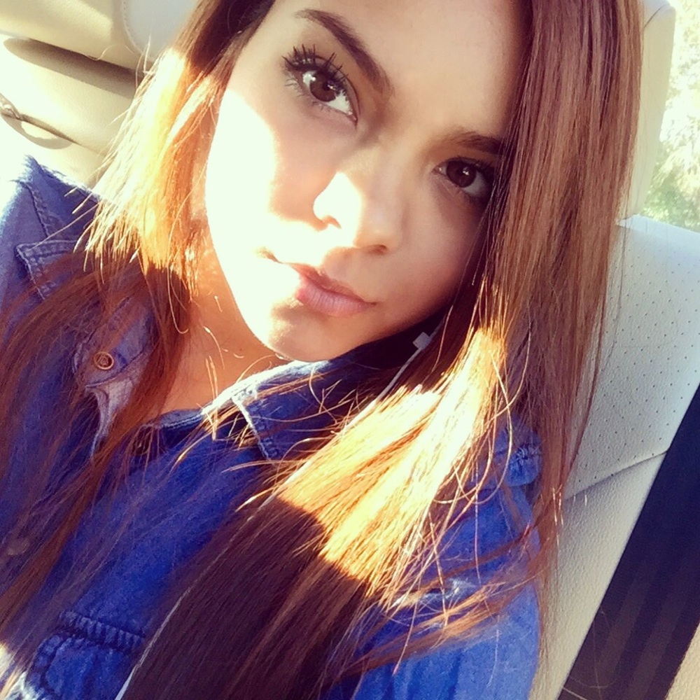 Meet your Posher, Camila