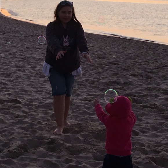 Meet your Posher, A - Picture 5 of 8