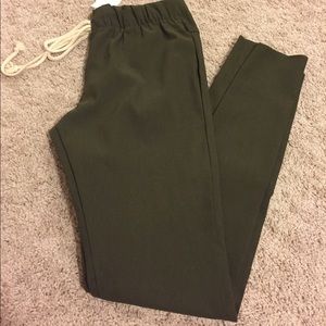 Men's joggers in olive (brand is EPTM)