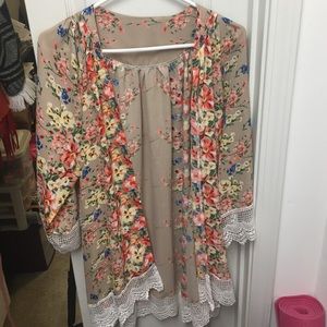 Tan floral kimono with lace trim