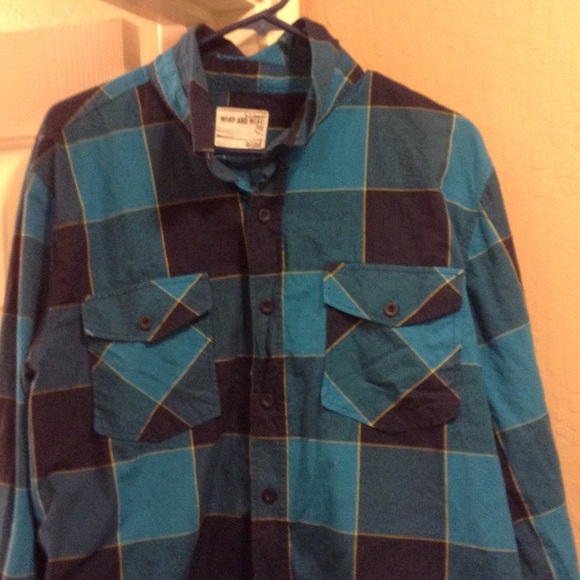 Men's blue long sleeve flannel