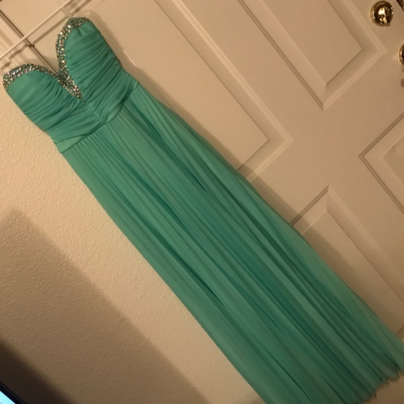 Floor length formal gown - Picture 2 of 2