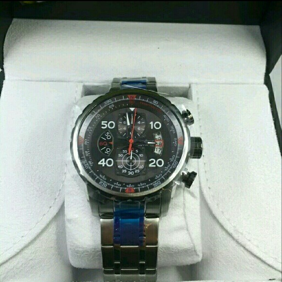 NWT Invicta $995 Chronograph watch (firm price)