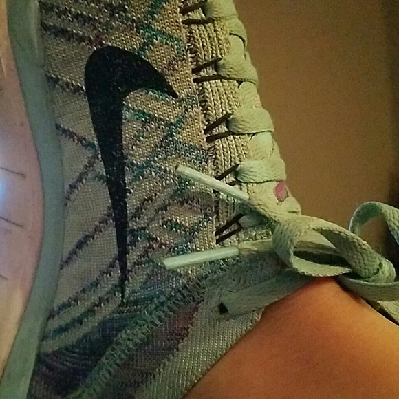 Meet your Posher, April