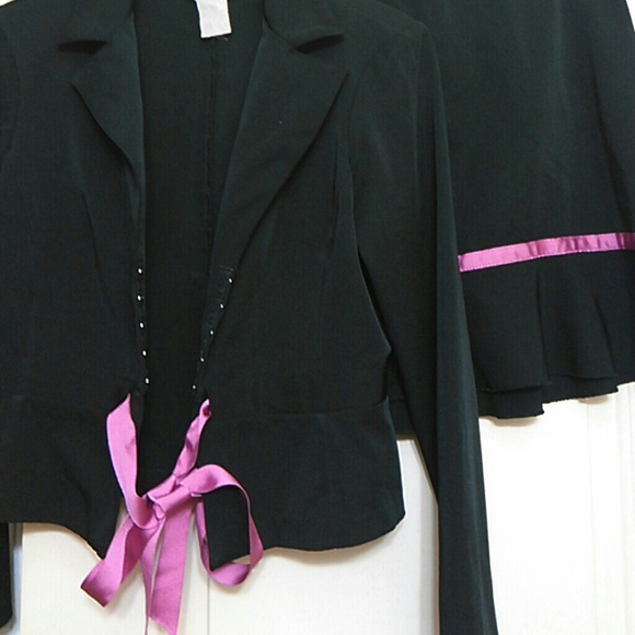 Suit - Picture 2 of 4