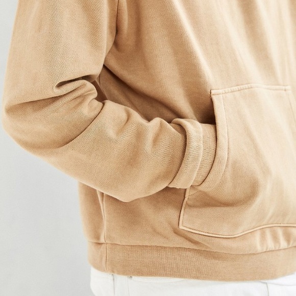 ❤️LAST ONE❤️NWT Urban Outfitters Soft Taupe Hoodie - Picture 2 of 4