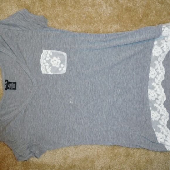 Short sleeved top