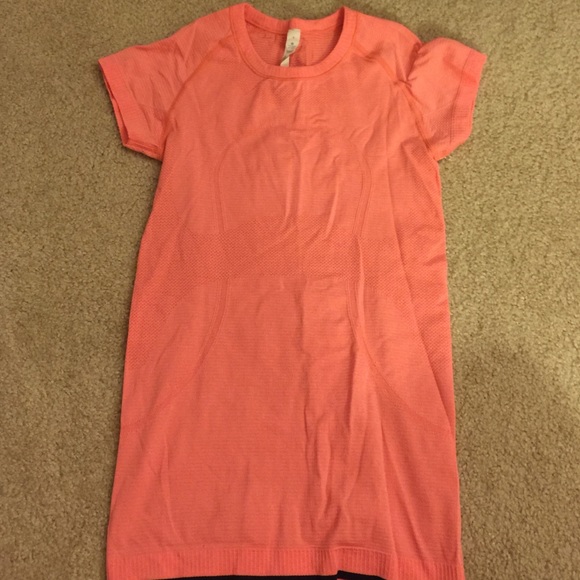 Lululemon coral athletic shirt