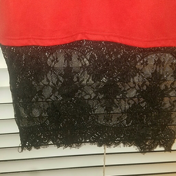 Red dress with black lace - Picture 2 of 4