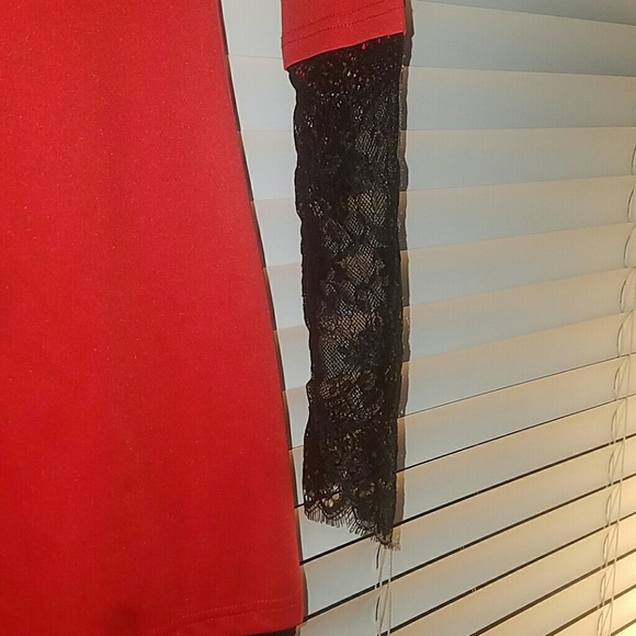 Red dress with black lace - Picture 3 of 4