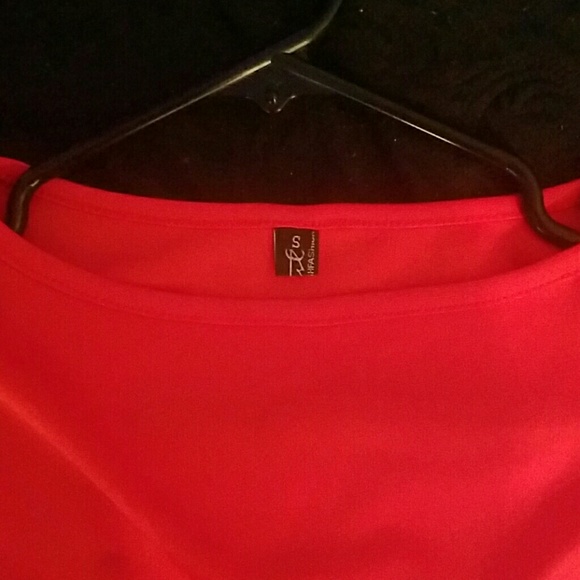 Red dress with black lace - Picture 4 of 4