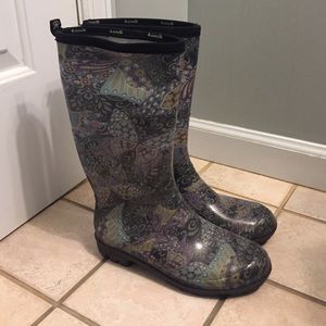 Kamik patterned rain boots