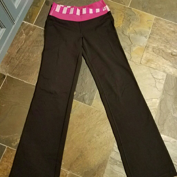 Lululemon Black & Pink Boot Cut Leggings - Size 4 - Picture 1 of 3
