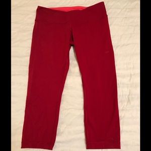 LuLuLemon Wunder Under Sz8 Crops