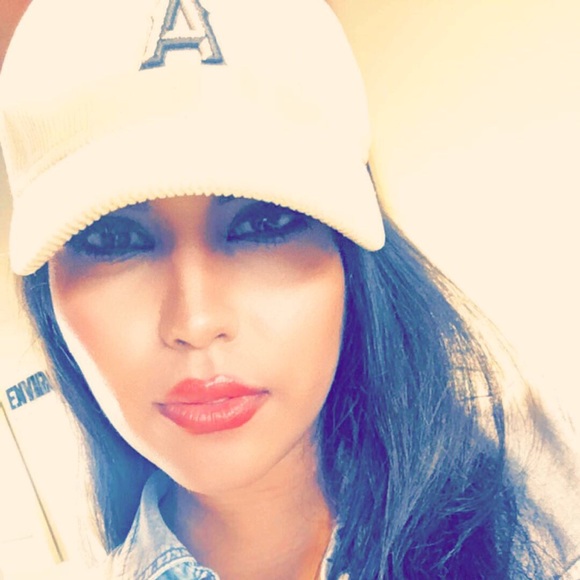 Meet your Posher, Veronica