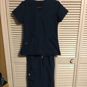 WonderWink four stretch scrub set