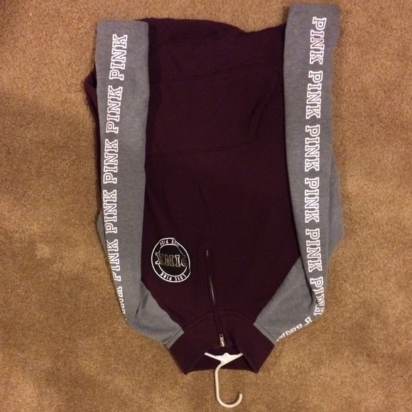 Like new Burgundy PINK Sweatshirt