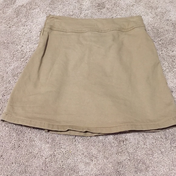 Children's Place Bottoms - Children's Place khaki uniform skort Children's Place Bottoms - Children's Place khaki uniform skort