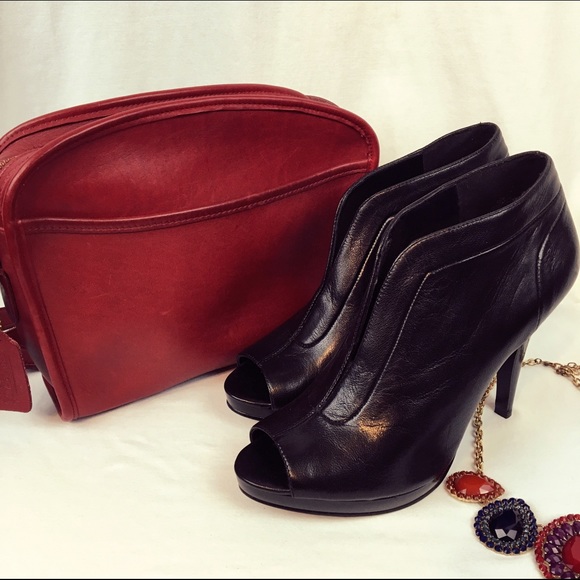 ❤️Back to Basics HP! ❤️ NEW!! Nine West Booties