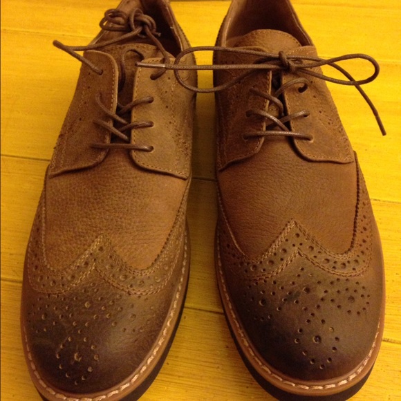 Men's St. John's Bay brown leather shoes-Size 10.5 - Picture 2 of 4