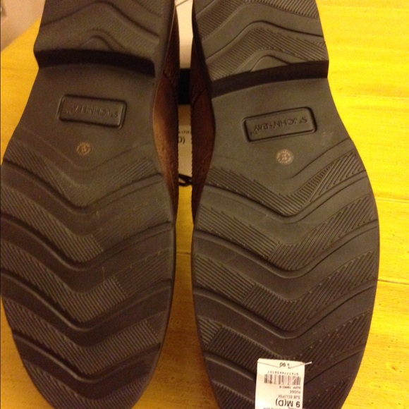 Men's St. John's Bay brown leather shoes-Size 10.5 - Picture 4 of 4