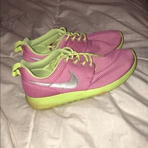 Nike Roshes