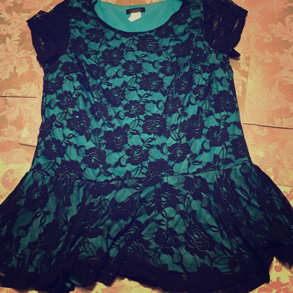 Deb lacy peplum top size 1X