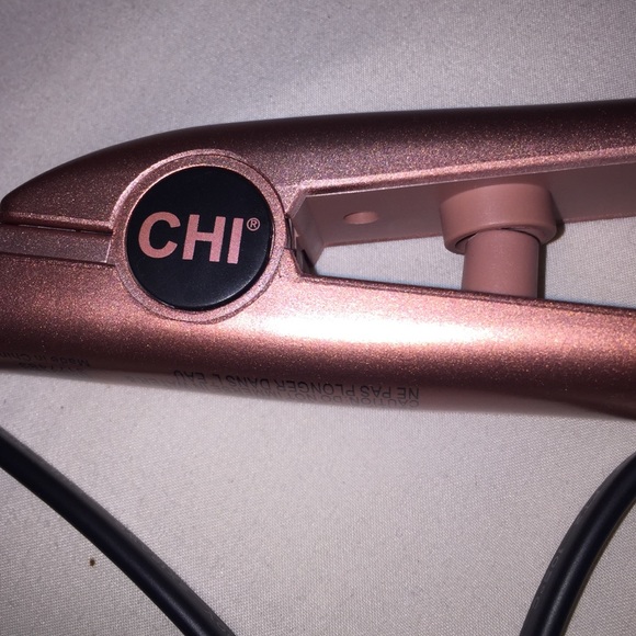 Chi® Lux Rose Ceramic Straightener