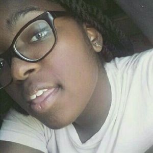 Meet your Posher, Brianna