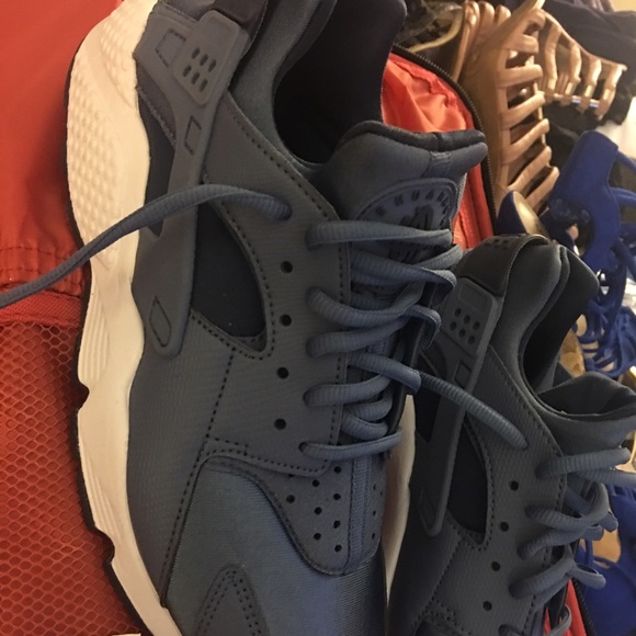 NIKE AIR HUARACHE