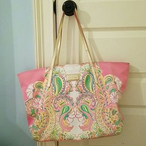 Lilly Pulitzer Resort tote in Double Trouble
